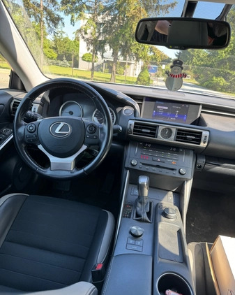 Lexus IS cena 92000 przebieg: 126000, rok produkcji 2016 z Łomianki małe 56